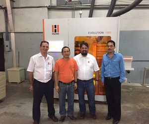 HOLZ-HER reference customer in Panama with the vertical CNC Evolution 7405