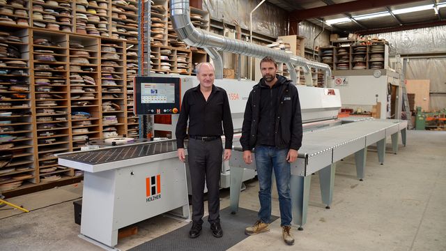 Customer Walls Bros HOLZHER Australia with edge banding machines ACCURA and SPRINT